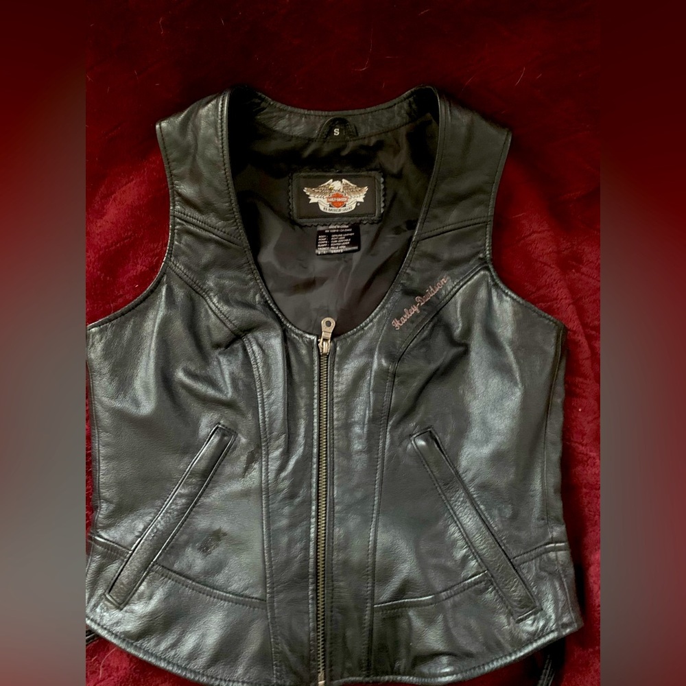 HD women’s vest small